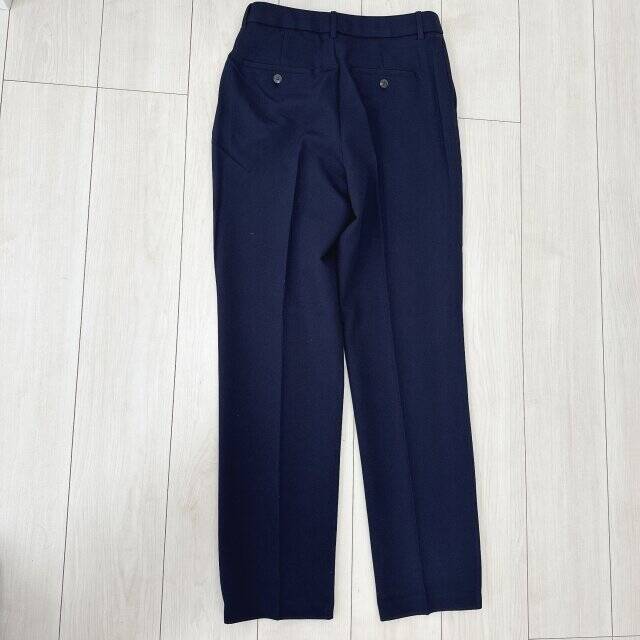 ユニクロで見つけた売り切れの予感すぎるスリムパンツ！万能アイテムのオンオフコーデ