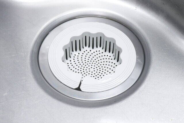 ダイソーさんスリット入れたの天才じゃない？！作った人に拍手したくなるキッチン便利グッズ