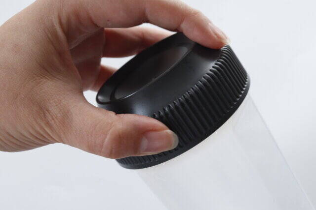 セリアにお洒落なタイプが出てたよ～！作って飲むまでコレ1つ♡至れり尽くせりなシェイカー