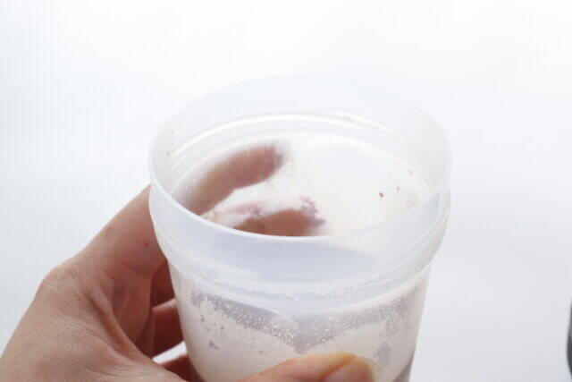 セリアにお洒落なタイプが出てたよ～！作って飲むまでコレ1つ♡至れり尽くせりなシェイカー