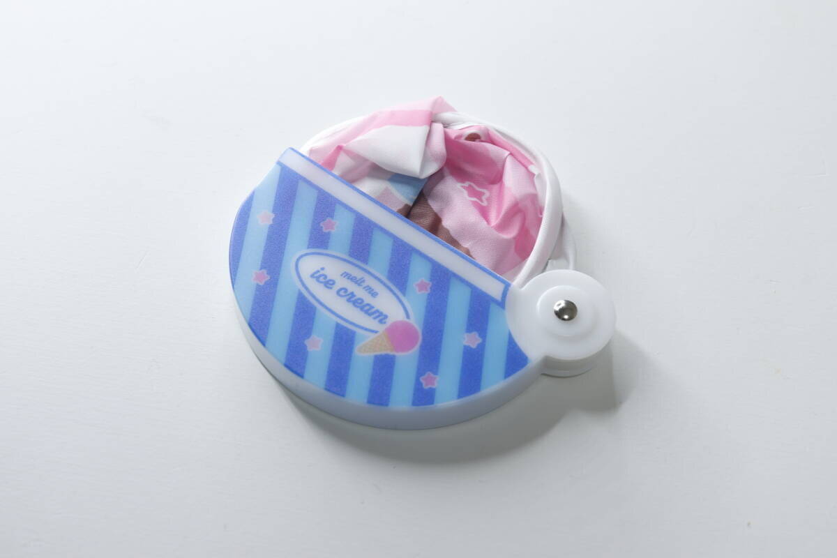 もう元には戻れない！ケース一体型で紛失知らず♡進化系の暑さ対策100均グッズ