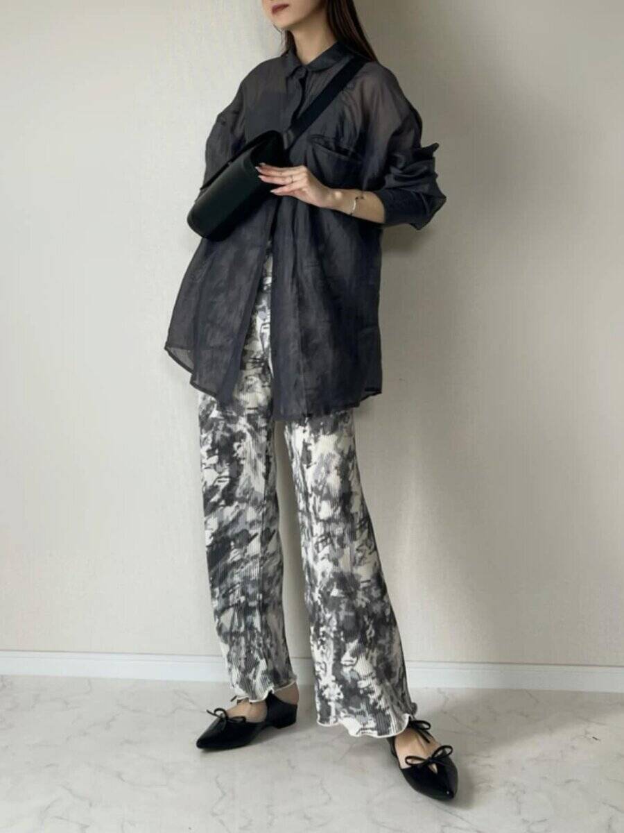 夏は黒シアーシャツで品よく涼やか♡ヘルシーな肌見せで垢抜ける！こなれスタイル5選