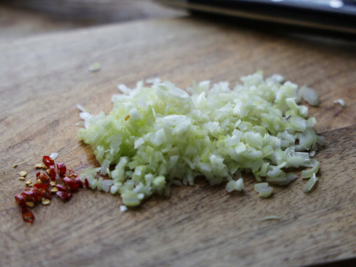火を使わずにレンジでとろっとろ！じゅわっと味しみしみ！ごま香る中華風蒸しなす