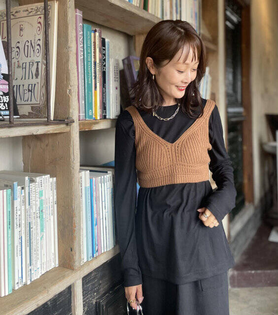 ユニクロで売り切れ続出するのも納得…プラスするだけで今っぽくなれる噂のコラボニット