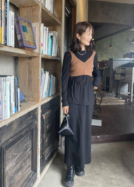 ユニクロで売り切れ続出するのも納得…プラスするだけで今っぽくなれる噂のコラボニット