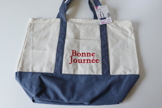 黙ってたらダイソーってバレないんじゃ…？高見え力が凄い♡大人も欲しくなる300円バッグ