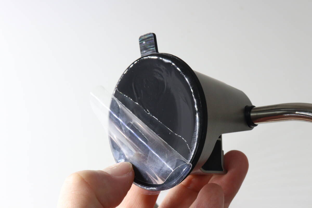 しれっと凄いもの出してる！「吸盤なのにざらざら面もいけんの？」高機能な100均便利グッズ