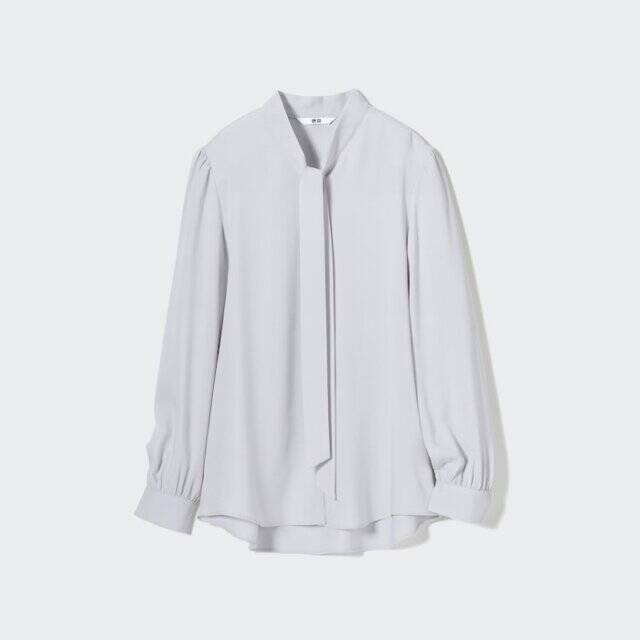 ユニクロのキレイめブラウスがツボすぎる…♡オフィスもおでかけもいける万能トップス