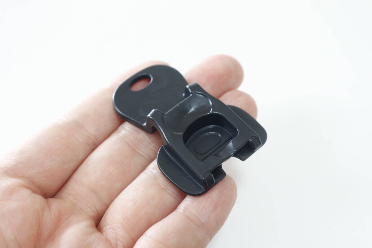 「一度開けてもまた蓋できるの！？」SNSでも話題の100均の黒いマーカー