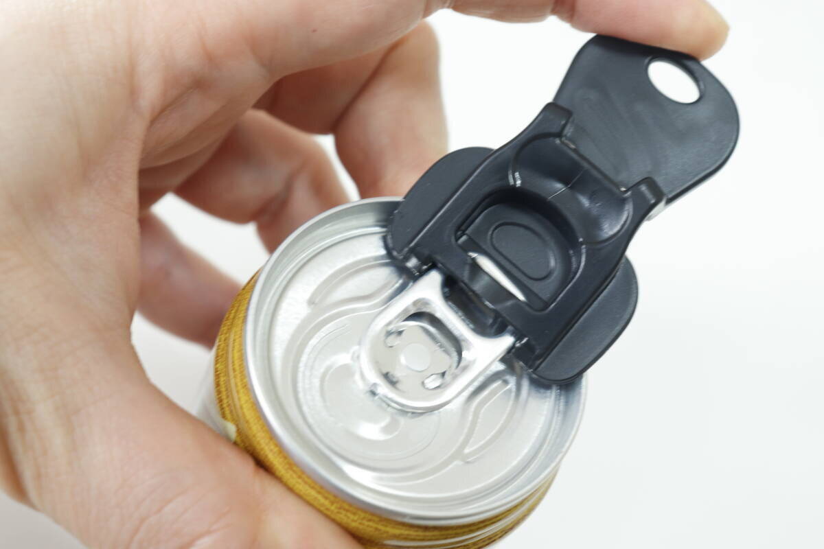 「一度開けてもまた蓋できるの！？」SNSでも話題の100均の黒いマーカー