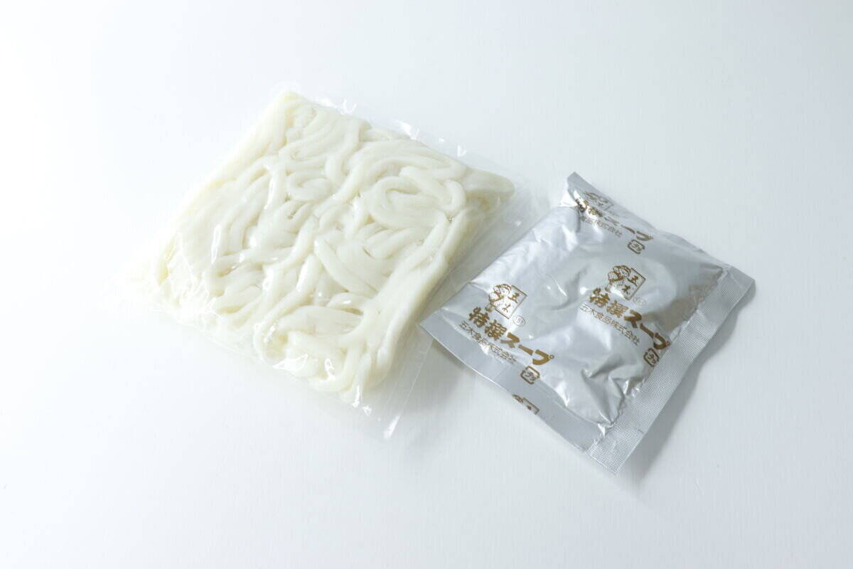ダイソーでストック買い！レンチンで作れるのにうまっ！冷蔵庫も食品庫も圧迫しないうどん