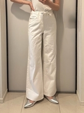 ホワイトデニムは1本持つべき！GU「美脚フレアデニム」で春の着回し3コーデ♡