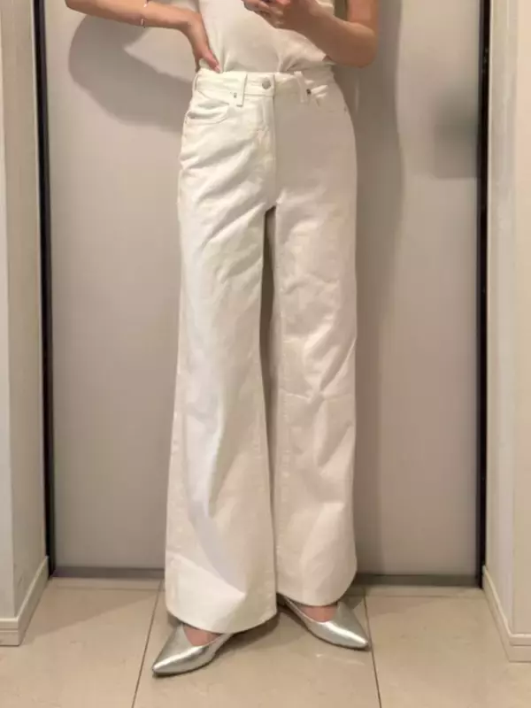 ホワイトデニムは1本持つべき！GU「美脚フレアデニム」で春の着回し3コーデ♡