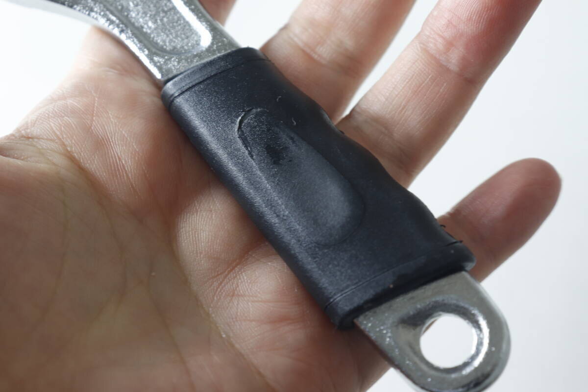 もう100均で充分なのでは…小さ目で収納に困らない！300円だけど本格的な工具