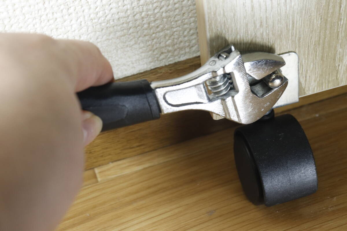もう100均で充分なのでは…小さ目で収納に困らない！300円だけど本格的な工具