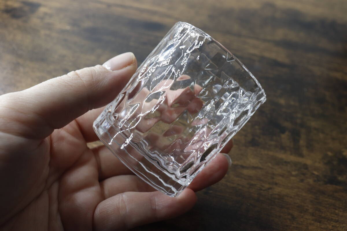 ダイソーで100円って…3度見したわ！「全種買い占めレベル！」個性が光る映えグラス