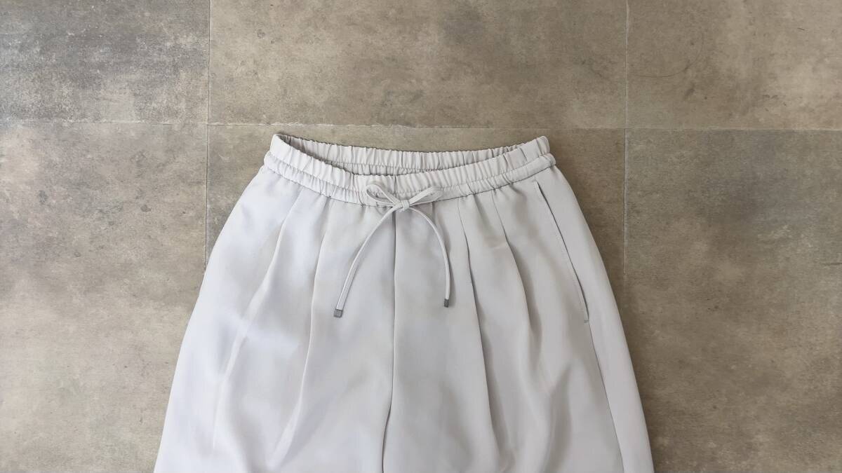 40代の体型カバーは落ち感が正解♡GUワイドパンツの美脚見え着こなし術