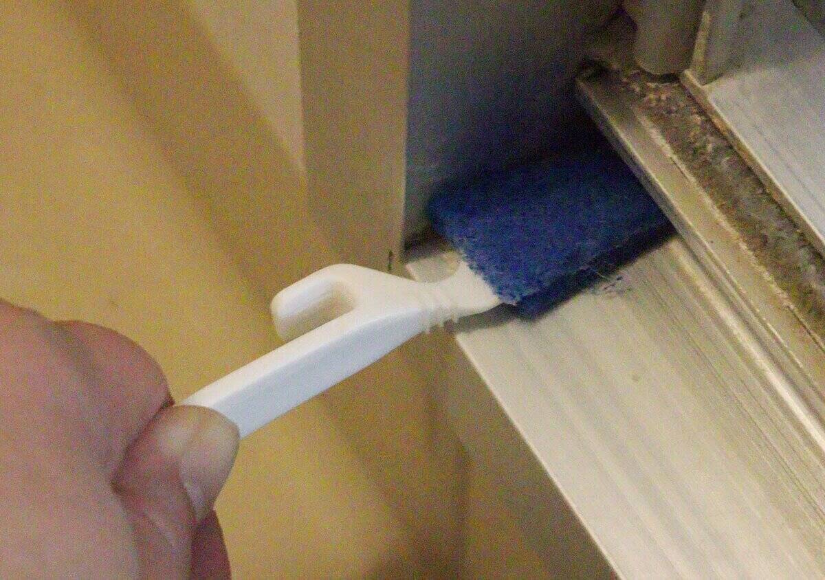 100均に本気で助けられた！毎日のおうち掃除が驚くほどラクになるお助けグッズ3選