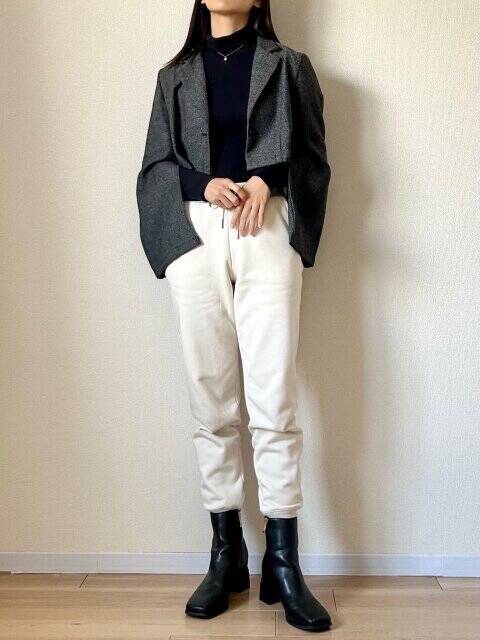 ユニクロでとりあえず買っとくべし！着膨れしらず♡あったか黒トップスで体型カバーコーデ