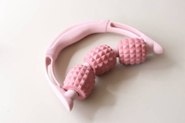 セリアで見つけたら買いだよ！挟むタイプよりこっちのがいいじゃん！今人気のローラー