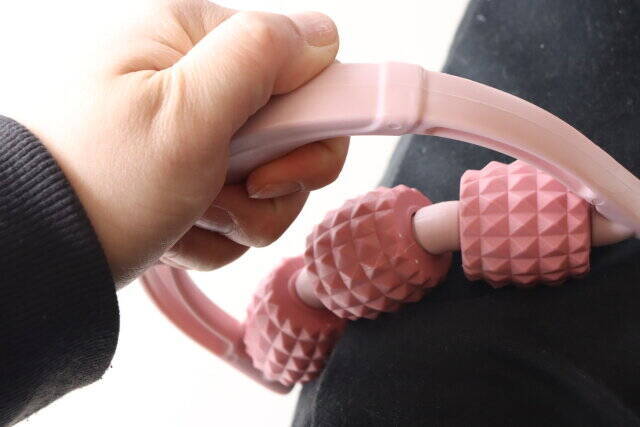 セリアで見つけたら買いだよ！挟むタイプよりこっちのがいいじゃん！今人気のローラー