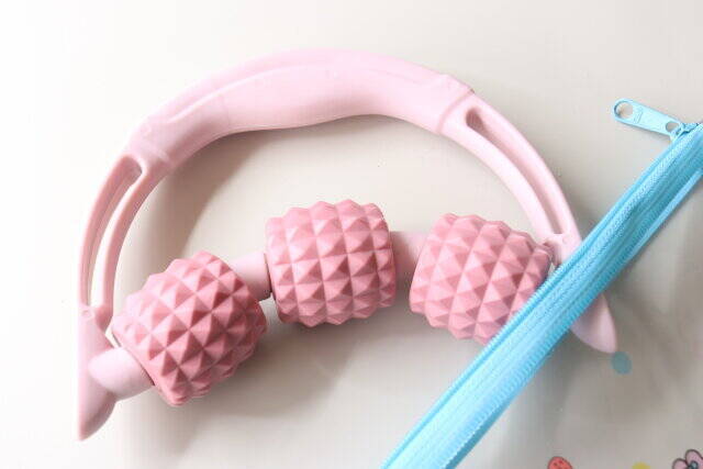 セリアで見つけたら買いだよ！挟むタイプよりこっちのがいいじゃん！今人気のローラー