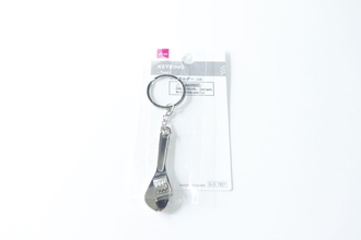 100円って本当？小さいのに良く出来てるプレゼントにも使えるレベルのキーホルダー