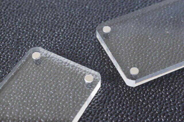 セリアにスゴイ商品出てた！まさか100円で買えると思わなかった…挟むだけで映える透明な板