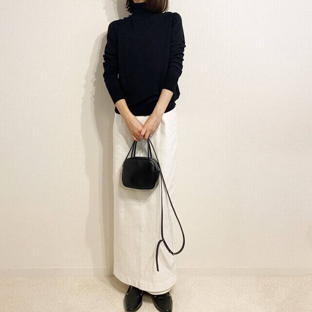 もはや1人1着必須かも！？ユニクロの万能黒タートルで好バランスな着こなし4選