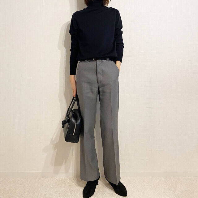 もはや1人1着必須かも！？ユニクロの万能黒タートルで好バランスな着こなし4選