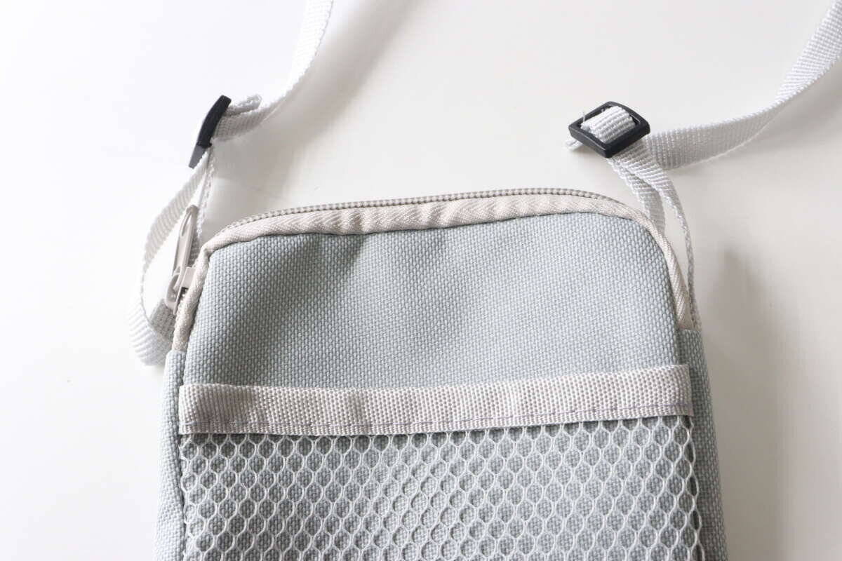 100円でいいの！？「もはやバッグじゃん！」必需品の持ち歩きに便利な高機能ケース