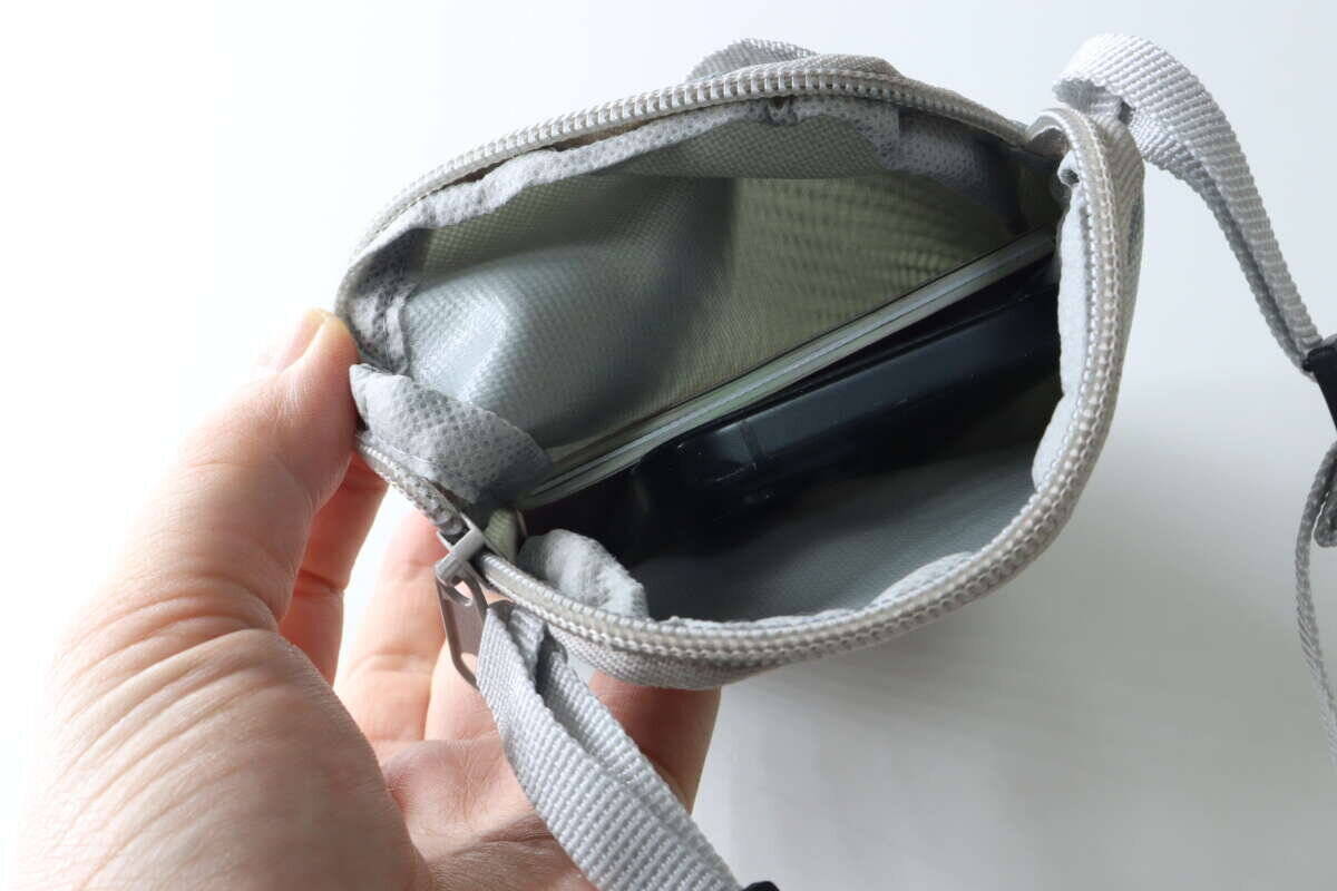 100円でいいの！？「もはやバッグじゃん！」必需品の持ち歩きに便利な高機能ケース