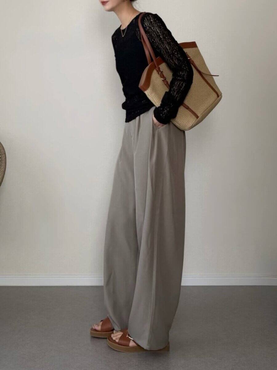 大人のシアートップスは”黒”がおすすめ！上品に垢抜ける♡春の透け感コーデ5style