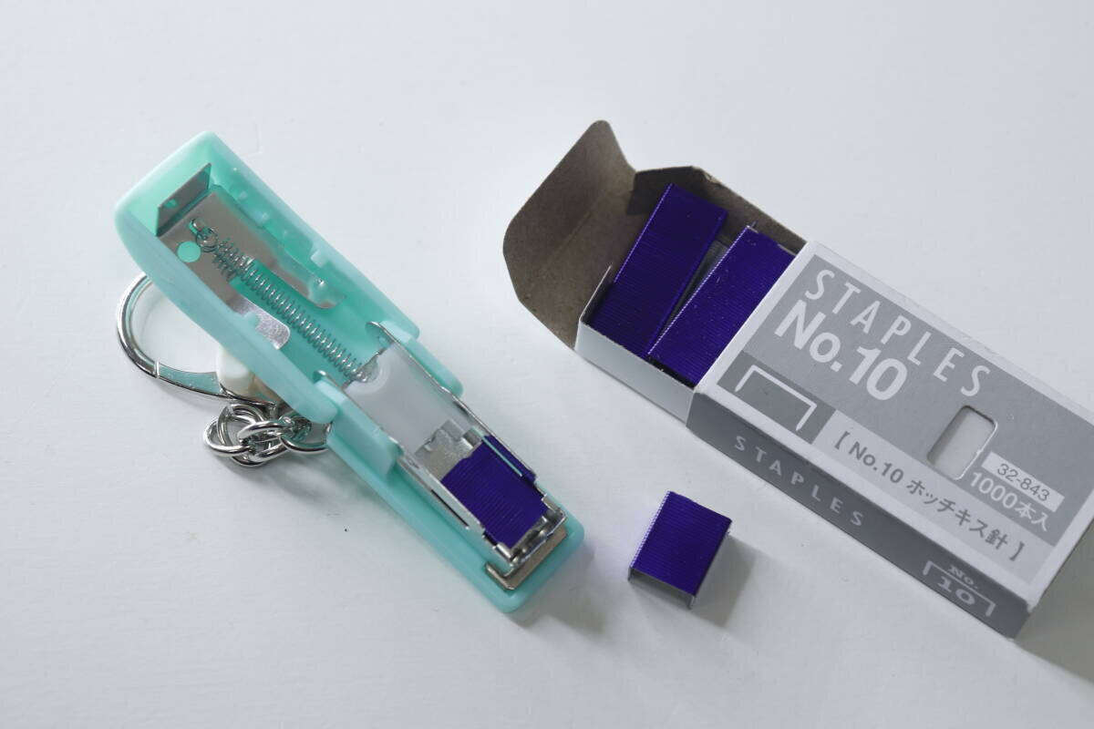 こんな小さいのあり？！ポーチに付けとくと便利だよ～！キーホルダー感覚の100均文房具