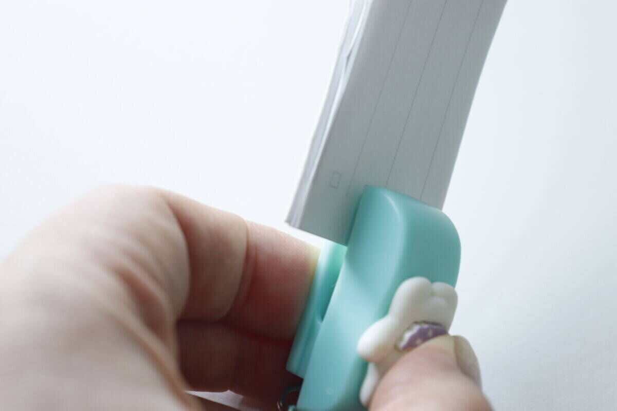 こんな小さいのあり？！ポーチに付けとくと便利だよ～！キーホルダー感覚の100均文房具