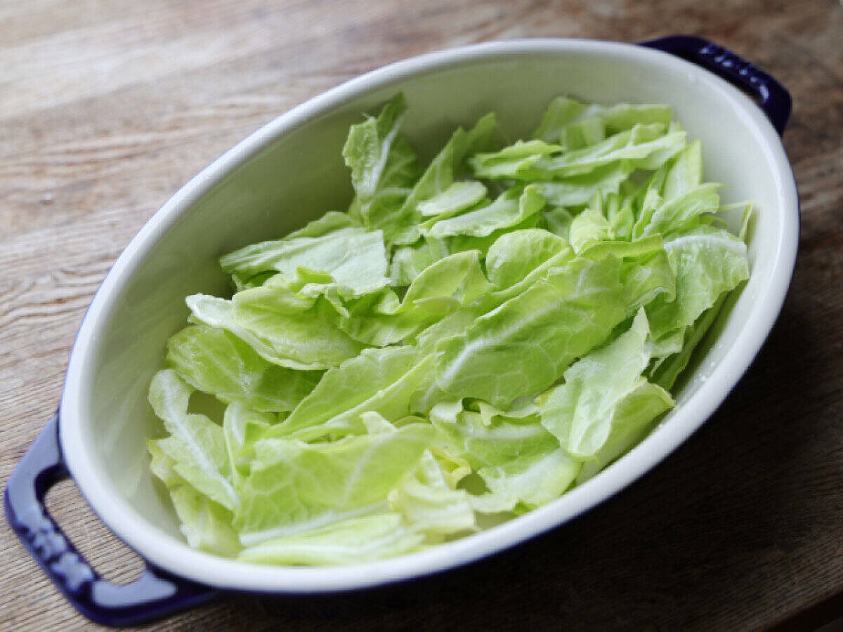 春キャベツの本当に美味しい食べ方見つけた！15分で簡単！春キャベツと豚肉のトマトチーズ蒸し