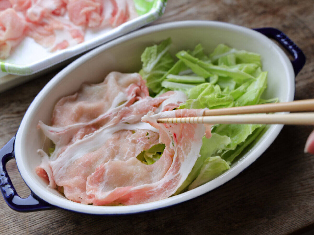 春キャベツの本当に美味しい食べ方見つけた！15分で簡単！春キャベツと豚肉のトマトチーズ蒸し