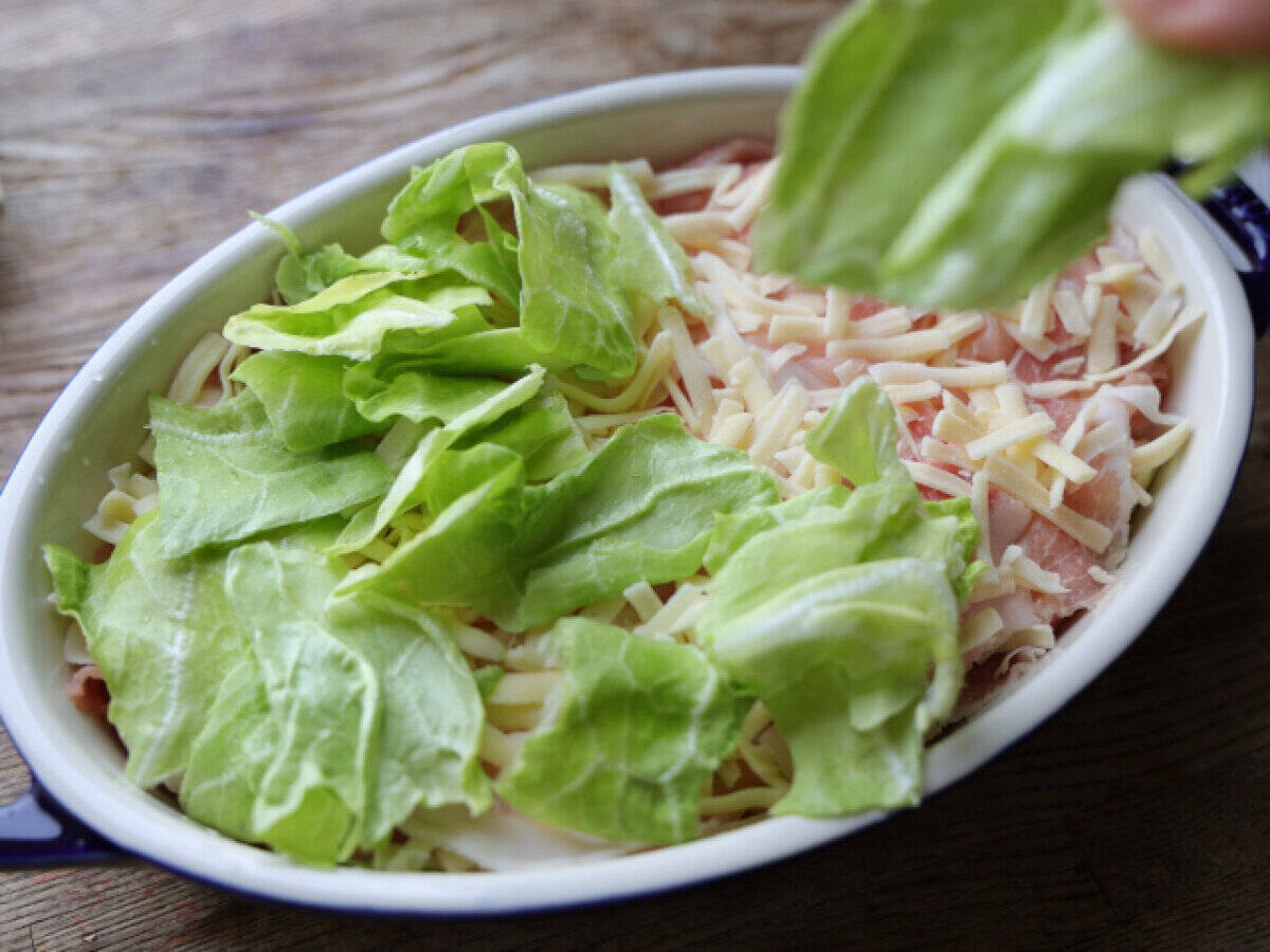 春キャベツの本当に美味しい食べ方見つけた！15分で簡単！春キャベツと豚肉のトマトチーズ蒸し