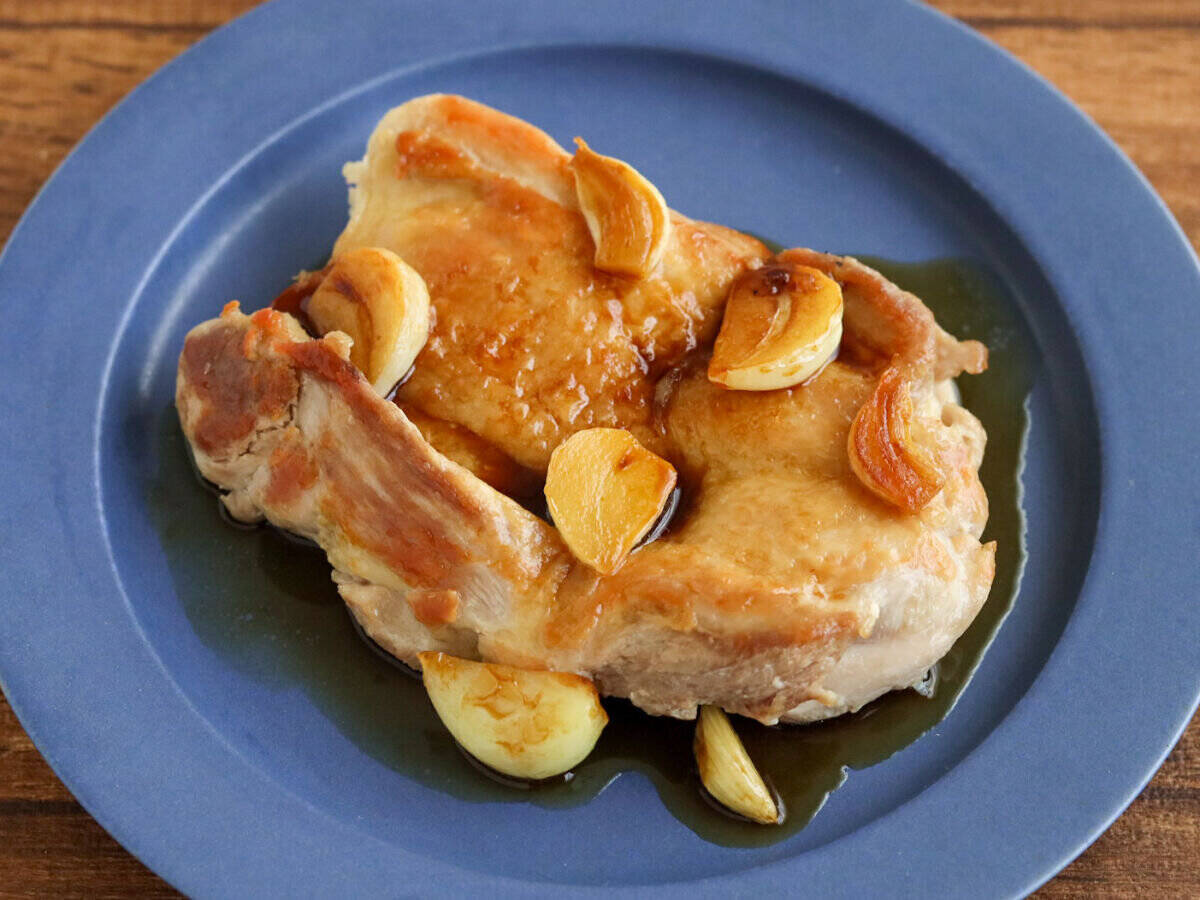 食材たった2つでこんなに美味しいなんて！和田明日香さん「にんにく山のもも肉」を作ってみた！