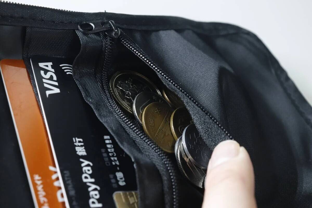 ダイソーさん200円でいいの！？「しかも全部入るやん！」これ1つで身軽に出かけられるバッグ