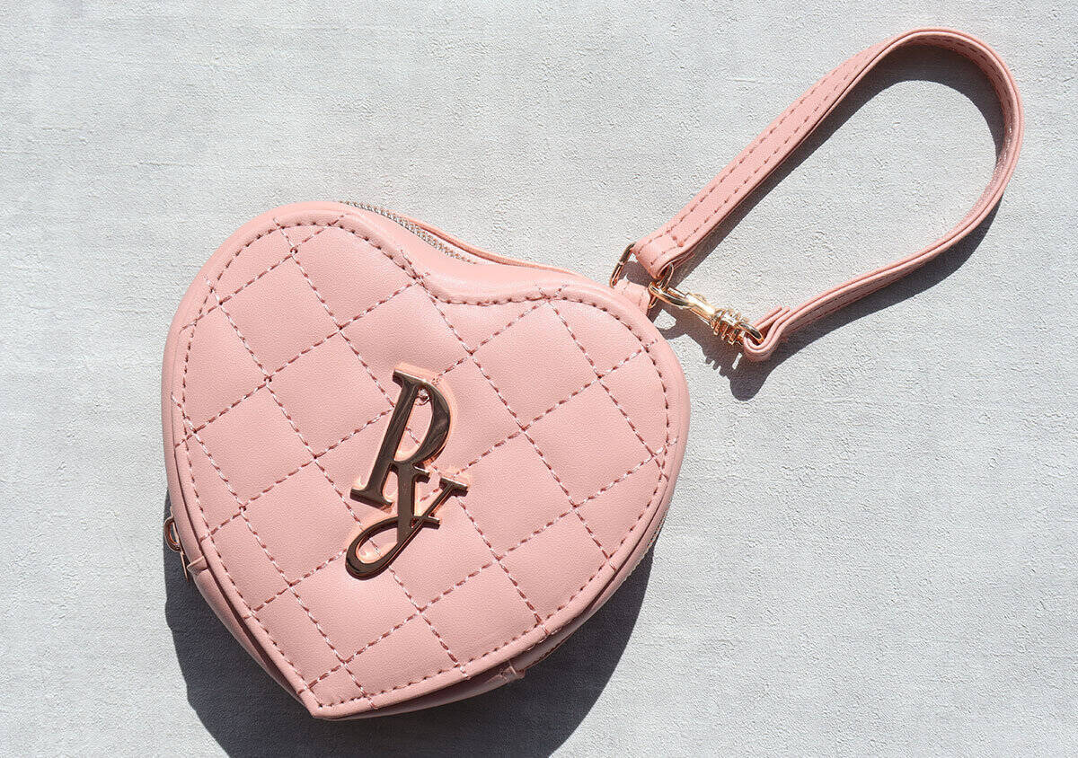宝島さん！付録のレベルじゃないよ…人気コスメの現品付き♡買い逃したら後悔するポーチ＆リップ