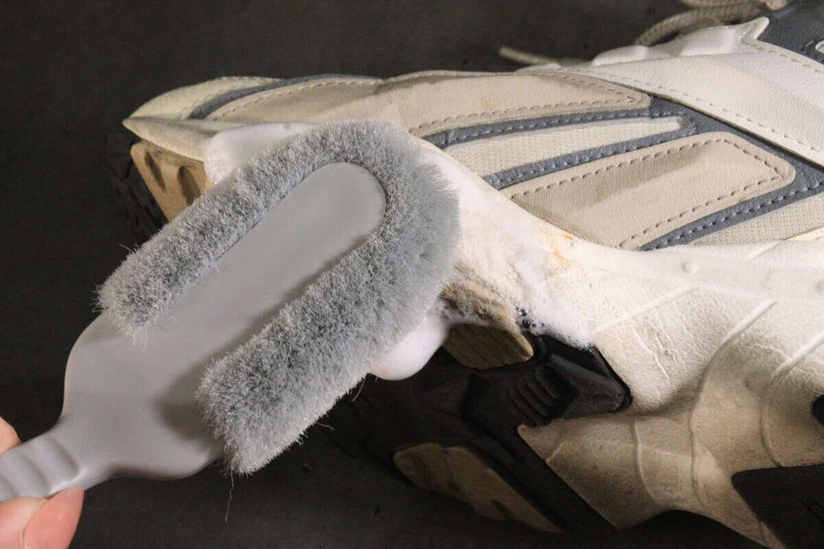 100均のこれでいいじゃん！ピンポイントで簡単にきれいにできる！泡タイプのお手軽グッズ