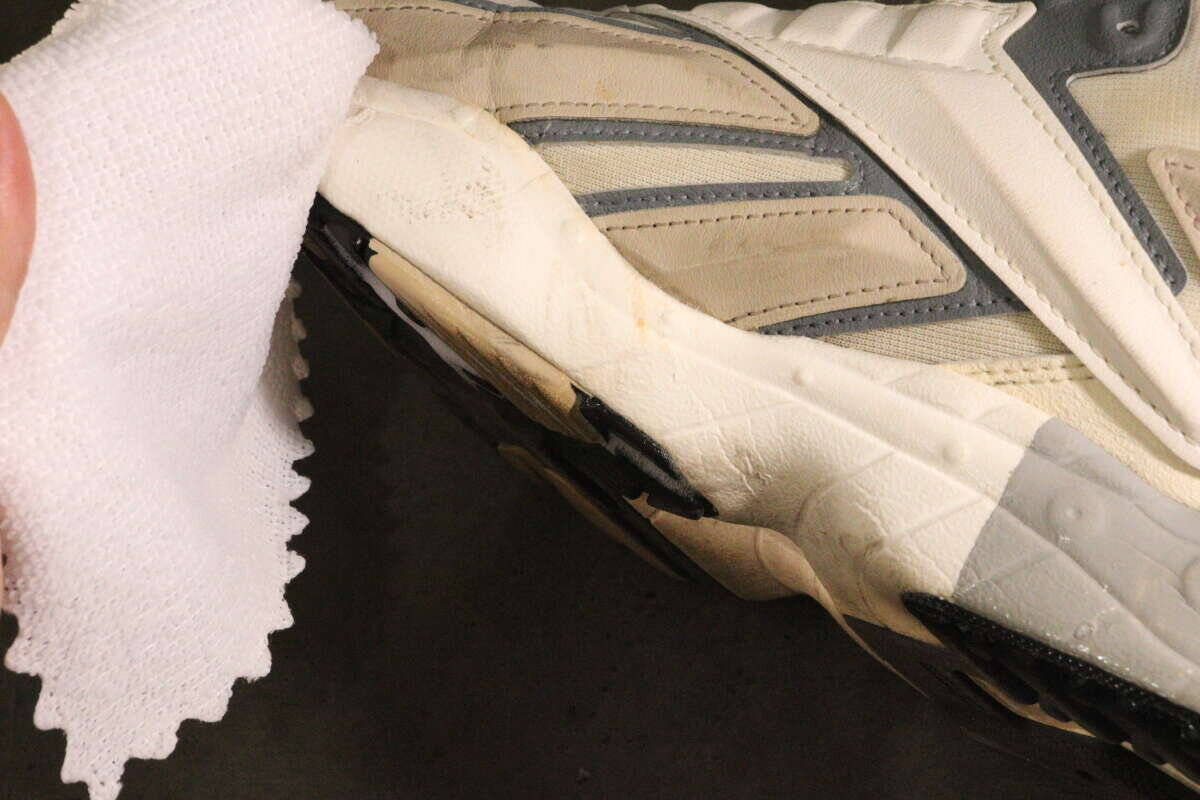 100均のこれでいいじゃん！ピンポイントで簡単にきれいにできる！泡タイプのお手軽グッズ