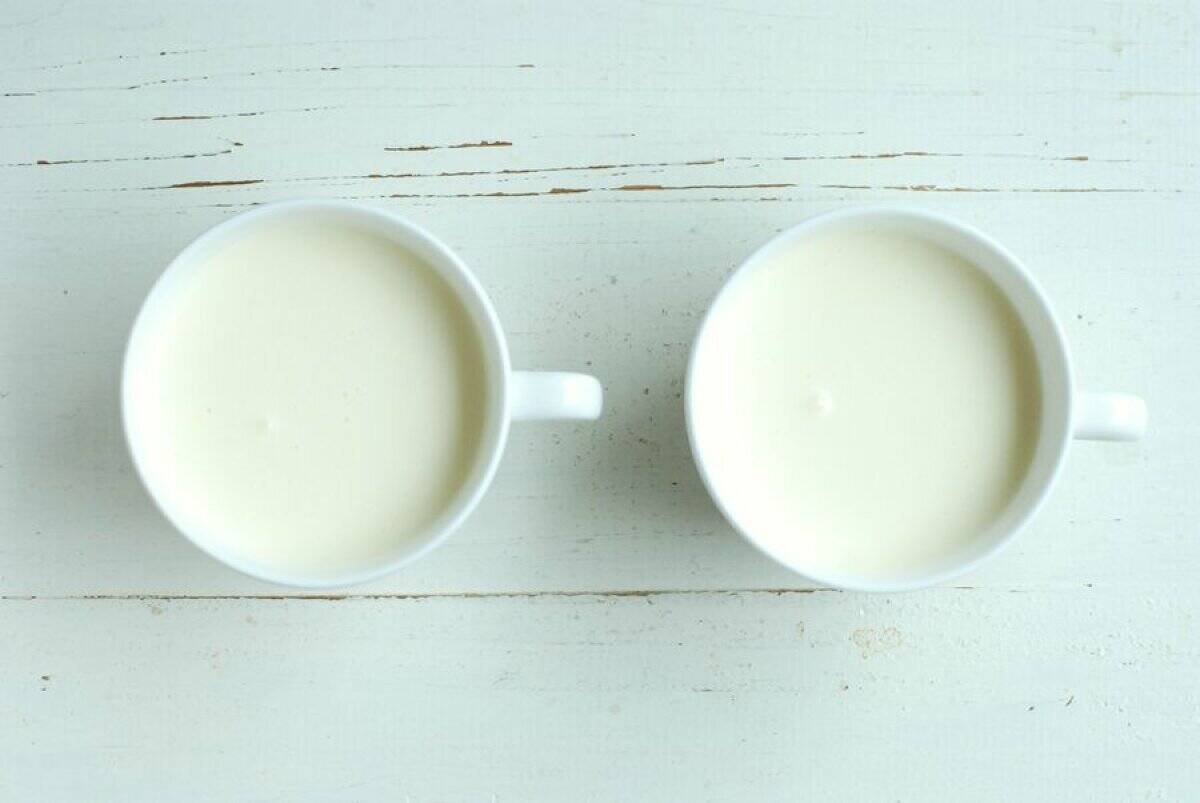 レンチンして混ぜるだけ！ざく切りレモンソースでさっぱり美味しい♡簡単レアチーズケーキ