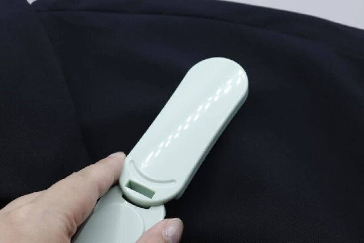 コレ考えた人に拍手！「持ち運びやすくて感動！」超コンパクトな100均の身だしなみグッズ3選