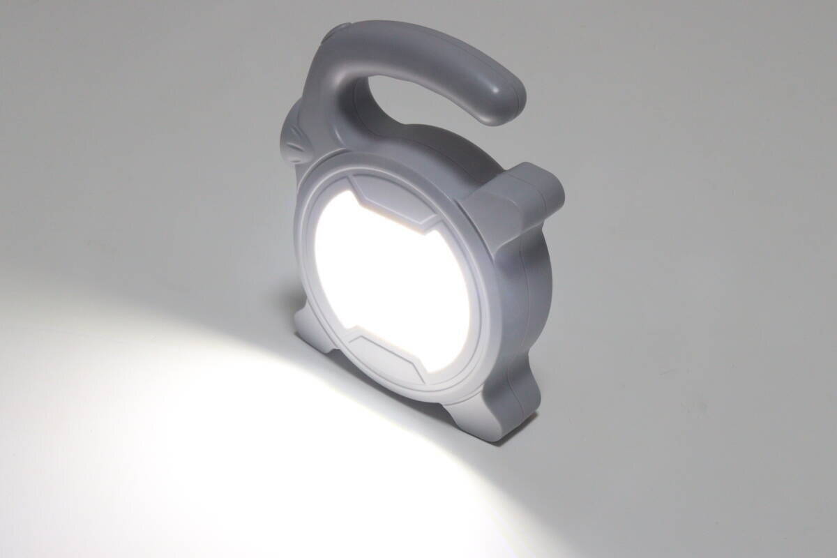 「安いのに結構やるじゃん」「コスパ抜群！」機能的な100均の200円ライト