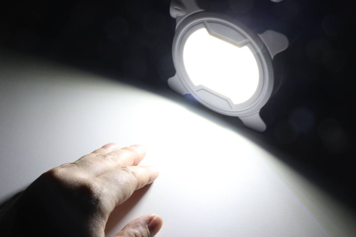 「安いのに結構やるじゃん」「コスパ抜群！」機能的な100均の200円ライト