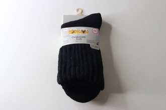 300円なら買いだよね…？「もうホムセンじゃ買えないよ」何枚もリピしたくなる100均の靴下