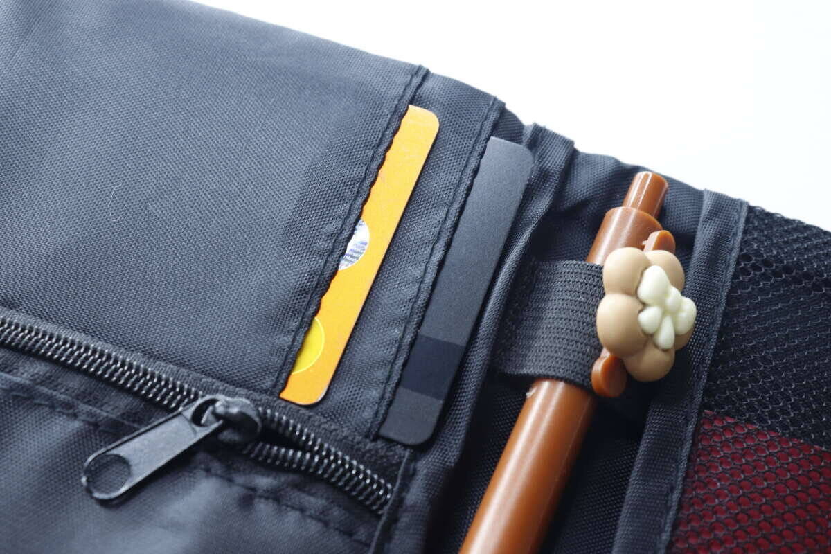 100均の新作が人気出そう！これってもはやポーチでは…？収納力オバケな優秀ケース