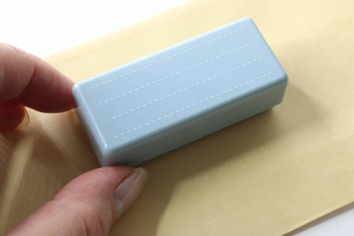 ついに100均にこのタイプ出た！「1000回使えるってすご…！」手軽に練習できるスタンプ